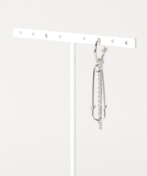 .KOM（ドットコム）の「チャーム付きフープ型ピアス（ピアス（片耳用）・メンズ・シルバー・FREE）」の6枚目の写真