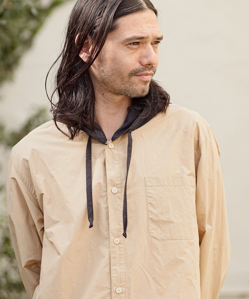 CAMBIO(カンビオ)の「ms4314-Right Hooded Shirt シャツパーカー(シャツ/ブラウス・メンズ・ベージュ/オリーブ/サックスブルー・S/M/L)」の4枚目の写真