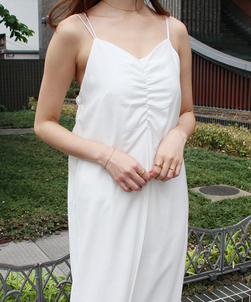 MODE ROBE(モードローブ)の「シャーリングキャミワンピース(ワンピース・レディース・ホワイト/ブラック/ライトベージュ/ミント・FREE)」の7枚目の写真