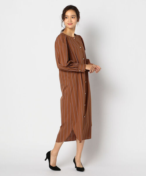 NOLLEY’S（ノーリーズ）の「共布リボン付パール釦シャツワンピース（シャツワンピース・レディース・ブラウン系その他3/ネイビー・38/36）」の3枚目の写真