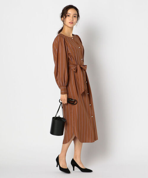 NOLLEY’S（ノーリーズ）の「共布リボン付パール釦シャツワンピース（シャツワンピース・レディース・ブラウン系その他3/ネイビー・38/36）」の12枚目の写真