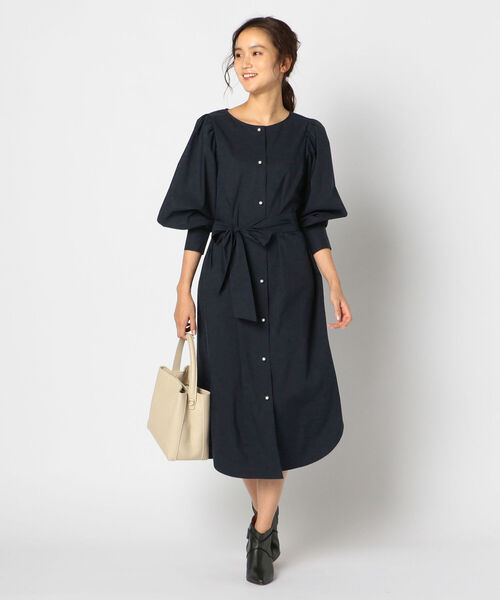 NOLLEY’S（ノーリーズ）の「共布リボン付パール釦シャツワンピース（シャツワンピース・レディース・ブラウン系その他3/ネイビー・38/36）」の13枚目の写真