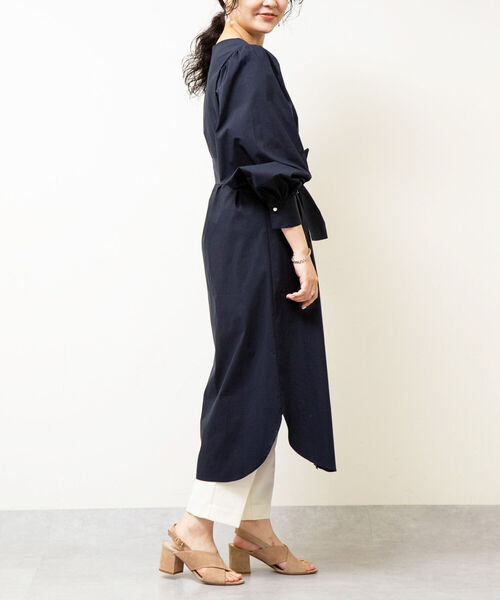 NOLLEY’S（ノーリーズ）の「共布リボン付パール釦シャツワンピース（シャツワンピース・レディース・ブラウン系その他3/ネイビー・38/36）」の17枚目の写真