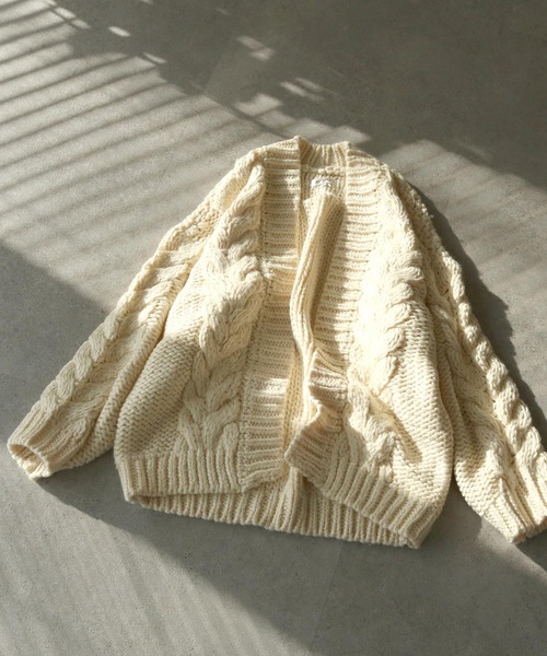 Chillfar（チルファー）の「手編み風ケーブルニットカーディガン（カーディガン/ボレロ・レディース・ベージュ/グレー/アイボリー/レンガ・MEDIUM/LARGE）」の19枚目の写真