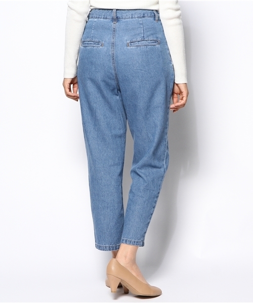 mystic(ミスティック)の「タックデニムパンツ(デニムパンツ・レディース・ブルー/ライトブルー・1/2)」の7枚目の写真