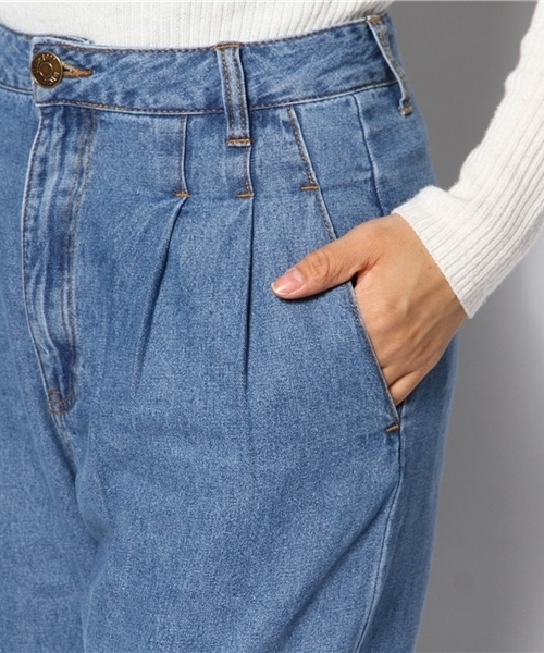 mystic(ミスティック)の「タックデニムパンツ(デニムパンツ・レディース・ブルー/ライトブルー・1/2)」の13枚目の写真