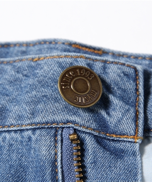 mystic(ミスティック)の「タックデニムパンツ(デニムパンツ・レディース・ブルー/ライトブルー・1/2)」の16枚目の写真