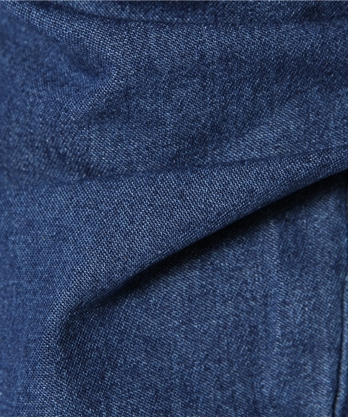 mystic(ミスティック)の「タックデニムパンツ(デニムパンツ・レディース・ブルー/ライトブルー・1/2)」の10枚目の写真