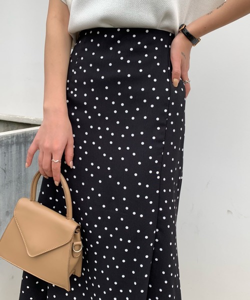 ABITOKYO（アビトーキョー）の「ドット柄＆無地　フレアロングスカート（スカート・レディース・ホワイト/ブラック/ブルー/ベージュ/ブラック系その他・M/L/S）」の17枚目の写真