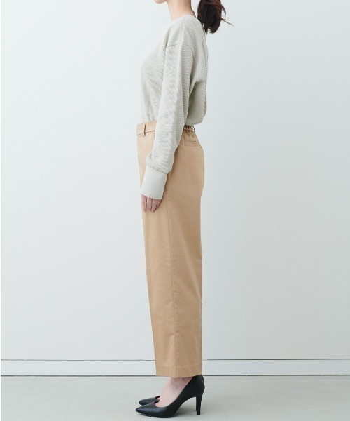 IEDIT(イディット)の「IEDIT 花粉リリース&撥水加工・UVカット機能がうれしい 伸びやかな美脚サテンチノセミワイドパンツ(チノパンツ・レディース・ブラック/ベージュ/ネイビー・MEDIUM/LARGE/X-LARGE/XX-LARGE/XXX-LARGE/SMALL)」の5枚目の写真