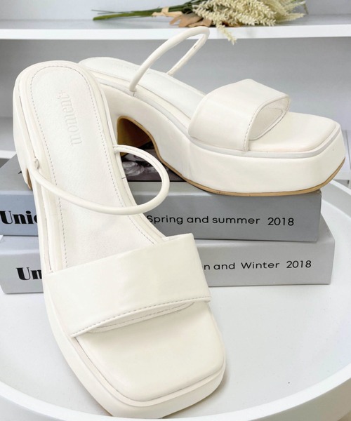 moment+(モーメントプラス)の「コードストラップバルキーヒールサンダル(サンダル・レディース・オレンジ/オフホワイト/ブラック/イエロー/ベージュ/アイボリー/グリーン・L/M/S/XS/LL)」の3枚目の写真