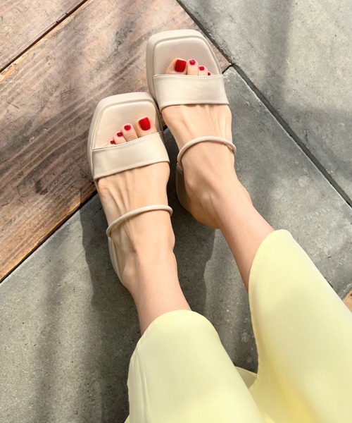 moment+(モーメントプラス)の「コードストラップバルキーヒールサンダル(サンダル・レディース・オレンジ/オフホワイト/ブラック/イエロー/ベージュ/アイボリー/グリーン・L/M/S/XS/LL)」の17枚目の写真