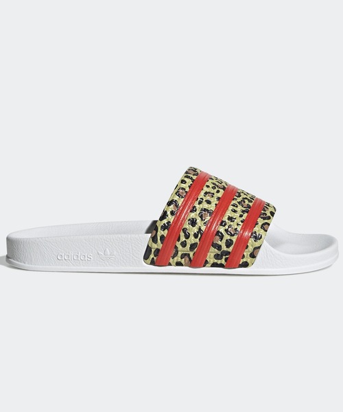 adidas（アディダス）の「アディレッタ サンダル [Adilette Slides] アディダスオリジナルス（サンダル・メンズ・ホワイト×レッド・22.5cm/23.5cm/24.5cm/25.5cm/26.5cm/27.5cm/28.5cm）」の5枚目の写真