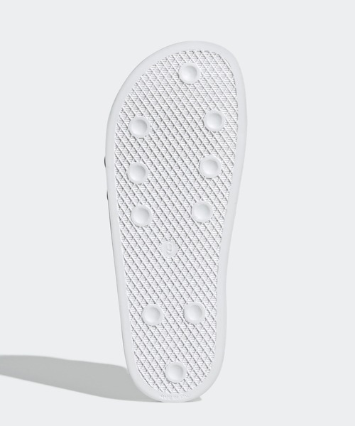 adidas（アディダス）の「アディレッタ サンダル [Adilette Slides] アディダスオリジナルス（サンダル・メンズ・ホワイト×レッド・22.5cm/23.5cm/24.5cm/25.5cm/26.5cm/27.5cm/28.5cm）」の2枚目の写真
