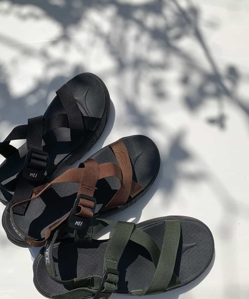 a.v.v（アーヴェヴェ）の「MEI TAPE SANDAL（サンダル・メンズ・ブラック/カーキ/ライトブラウン・27/26）」の3枚目の写真