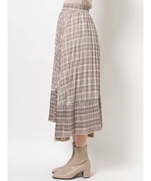 dazzlin（ダズリン）の「チェックダブルプリーツスカート（スカート・レディース・ベージュ/ブラウン/グリーン・FREE）」の4枚目の写真