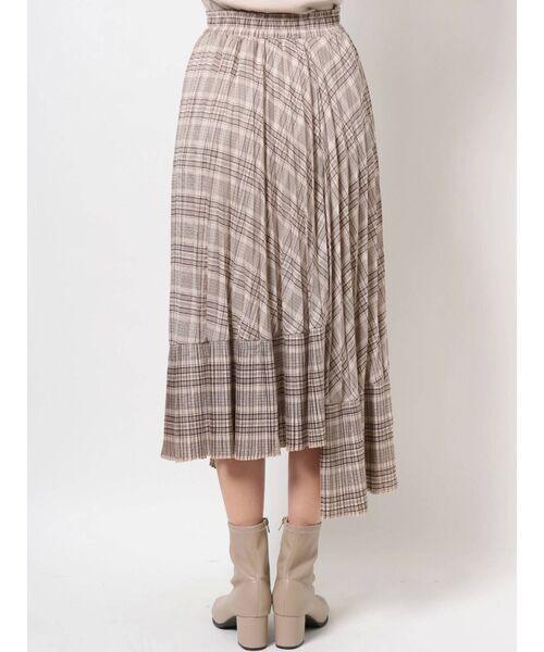 dazzlin（ダズリン）の「チェックダブルプリーツスカート（スカート・レディース・ベージュ/ブラウン/グリーン・FREE）」の12枚目の写真