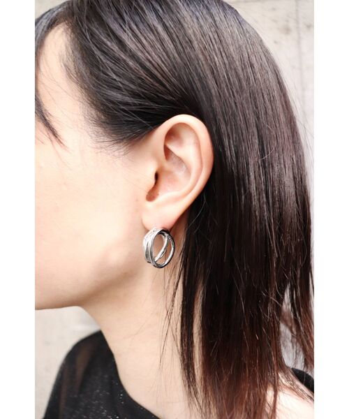 MURUA(ムルーア)の「ランダムリングピアス(ピアス(両耳用)・レディース・シルバー/ゴールド・FREE)」の4枚目の写真