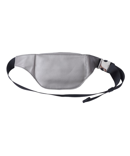 X-girl(エックスガール)の「FAUX LEATHER WAIST BAG(ボディバッグ/ウエストポーチ・レディース・ブラック/ベージュ/パープル・ONE SIZE)」の19枚目の写真