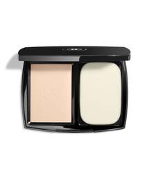 CHANEL（シャネル）の「ウルトラ ル タン コンパクト パウダリー ファンデーション(長時間続く明るいナチュラル マットな仕上がり)（ファンデーション）」