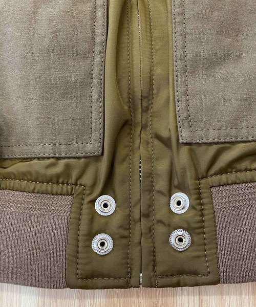 DIESEL（ディーゼル）の「裏フェイクムートン ミリタリー MA-1 ジャケット「J-SOULY-TYE」（MA-1・メンズ・カーキ・S）」の7枚目の写真