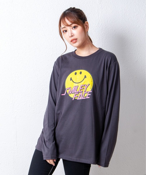 GGD（ジージーディー）の「スマイルロングTシャツ＆フェイクレイヤードTシャツ（Tシャツ/カットソー・レディース・ブラウン/ブラック系その他/ブラック/ブルー/ブルー系その他/グレー系その他/グレー/ホワイト・LL/L/M）」の3枚目の写真