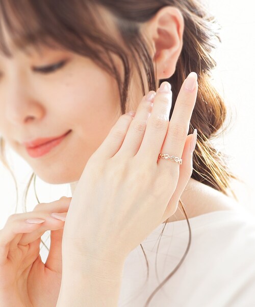 COCOSHNIK(ココシュニック)の「K10エイトノット連続 リング(リング・レディース・ホワイト系その他7・10号/12号/14号)」の10枚目の写真
