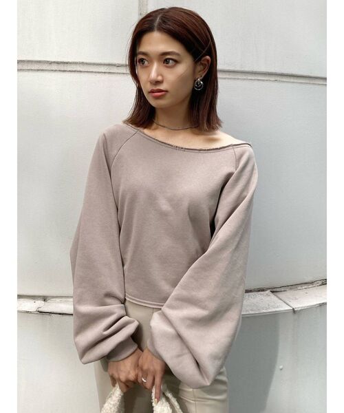 EMODA(エモダ)の「ウエストマークショートトップ(Tシャツ/カットソー・レディース・ブラック/ベージュ/レッド/カーキ・FREE)」の2枚目の写真