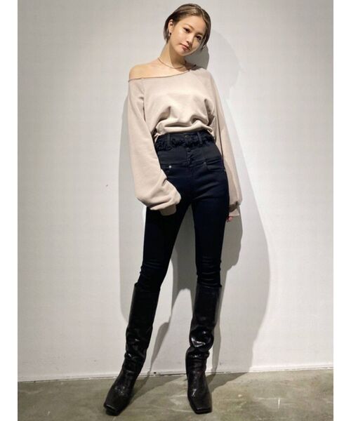 EMODA(エモダ)の「ウエストマークショートトップ(Tシャツ/カットソー・レディース・ブラック/ベージュ/レッド/カーキ・FREE)」の21枚目の写真