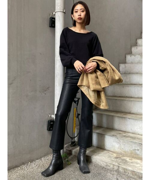 EMODA(エモダ)の「ウエストマークショートトップ(Tシャツ/カットソー・レディース・ブラック/ベージュ/レッド/カーキ・FREE)」の19枚目の写真