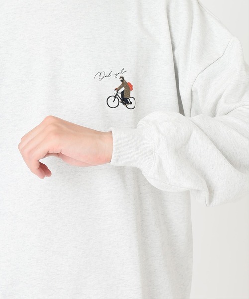 JOURNAL STANDARD（ジャーナルスタンダード）の「【WEB限定】HOLIDAY EMB ビッグシルエット スウェット [ユニセックス対応]（スウェット・メンズ・アイボリー/ブラック系その他/グレー系その他/コバルトブルー・MEDIUM/LARGE/X-LARGE）」の15枚目の写真