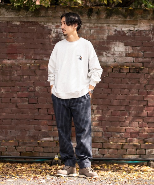 JOURNAL STANDARD（ジャーナルスタンダード）の「【WEB限定】HOLIDAY EMB ビッグシルエット スウェット [ユニセックス対応]（スウェット・メンズ・アイボリー/ブラック系その他/グレー系その他/コバルトブルー・MEDIUM/LARGE/X-LARGE）」の5枚目の写真