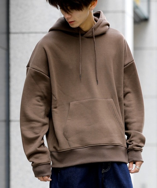 Beno（ビーノ）の「ソフトボリューム裏起毛 ワイドシルエット プルオーバーフーディー / パーカー（パーカー・メンズ・ブラック/ダークグリーン/ダークブラウン/ネイビー/オフホワイト/オリーブ/インディゴブルー/ダークグレー/サンドベージュ/オートミール/杢グレー/グレイッシュベージュ・M/L/XL/XXL/S）」の7枚目の写真