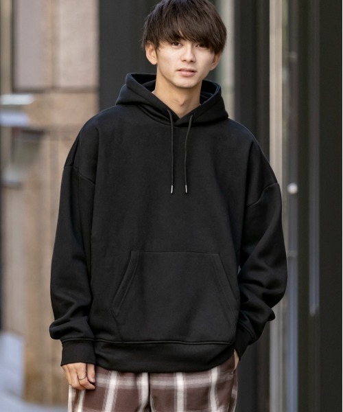 Beno（ビーノ）の「ソフトボリューム裏起毛 ワイドシルエット プルオーバーフーディー / パーカー（パーカー・メンズ・ブラック/ダークグリーン/ダークブラウン/ネイビー/オフホワイト/オリーブ/インディゴブルー/ダークグレー/サンドベージュ/オートミール/杢グレー/グレイッシュベージュ・M/L/XL/XXL/S）」の15枚目の写真