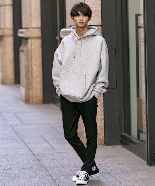 Beno（ビーノ）の「ソフトボリューム裏起毛 ワイドシルエット プルオーバーフーディー / パーカー（パーカー・メンズ・ブラック/ダークグリーン/ダークブラウン/ネイビー/オフホワイト/オリーブ/インディゴブルー/ダークグレー/サンドベージュ/オートミール/杢グレー/グレイッシュベージュ・M/L/XL/XXL/S）」の18枚目の写真