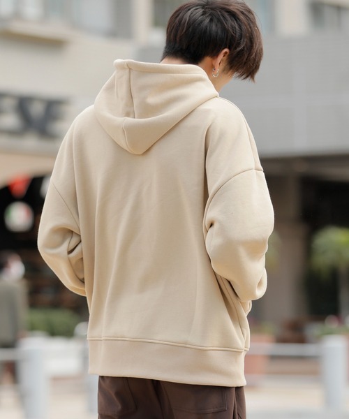 Beno（ビーノ）の「ソフトボリューム裏起毛 ワイドシルエット プルオーバーフーディー / パーカー（パーカー・メンズ・ブラック/ダークグリーン/ダークブラウン/ネイビー/オフホワイト/オリーブ/インディゴブルー/ダークグレー/サンドベージュ/オートミール/杢グレー/グレイッシュベージュ・M/L/XL/XXL/S）」の22枚目の写真