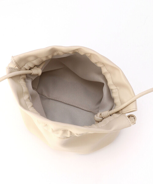 MONO COMME CA(モノコムサ)の「2WAY 巾着ポシェット(ショルダーバッグ・レディース・ブラック/ベージュ/シルバー/ミント・FREE)」の21枚目の写真