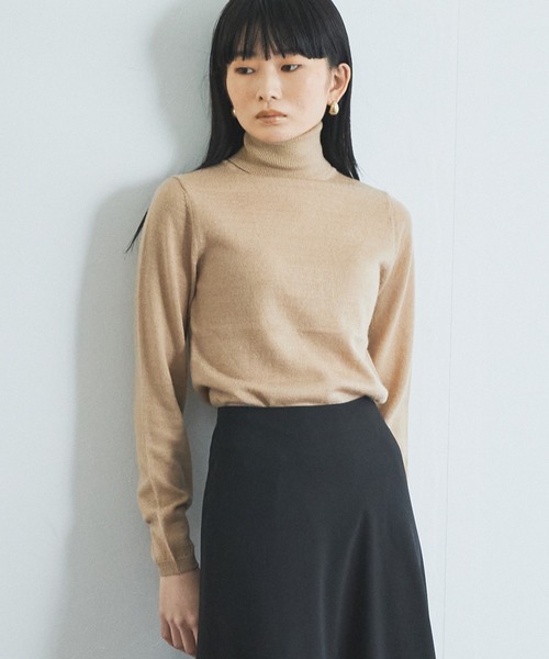 audrey and john wad(オードリーアンドジョンワッド)の「エクストラファインウールタートルネックニットプルオーバー(ニット/セーター・レディース・ベージュ/ブラック・マルチサイズ)」の4枚目の写真
