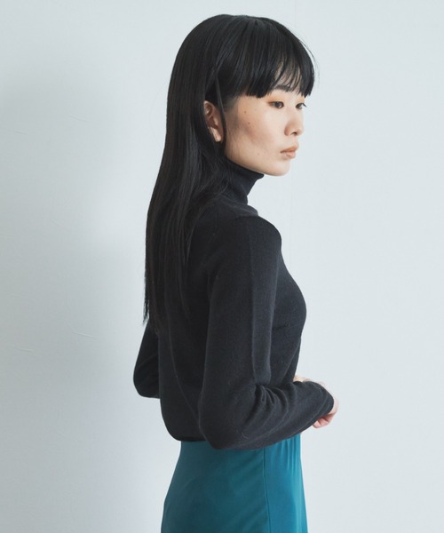 audrey and john wad(オードリーアンドジョンワッド)の「エクストラファインウールタートルネックニットプルオーバー(ニット/セーター・レディース・ベージュ/ブラック・マルチサイズ)」の22枚目の写真