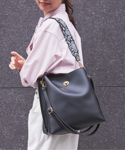 SETUP7（セットアップセブン）の「【SETUP7】メゾンスイッチフラップショルダーバッグ パイソン柄ショルダー LT ※（ショルダーバッグ・レディース・ブラック/ベージュ/ブラウン/ダークブラウン/アイボリー/グレイッシュベージュ/ブラウン系その他2・FREE）」の13枚目の写真