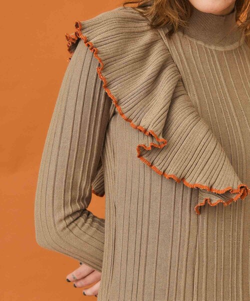 INella（イネラ）の「【INella(イネラ)】ラッフルメローニットワンピース（ワンピース・レディース・ブラック/ベージュ/インディゴブルー・FREE）」の14枚目の写真