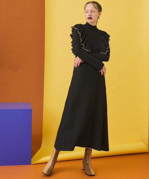 INella（イネラ）の「【INella(イネラ)】ラッフルメローニットワンピース（ワンピース・レディース・ブラック/ベージュ/インディゴブルー・FREE）」の11枚目の写真