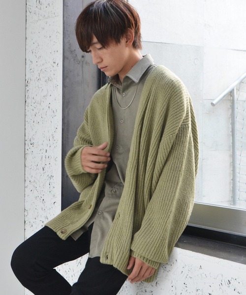 MinoriTY（マイノリティ）の「【MinoriTY】ふんわりオーバーサイズニットカーディガン カラーカーディガン ボリュームスリーブ メンズ ビッグシルエット ルーズフィット Vネック（カーディガン/ボレロ・メンズ・モカ/キャメル/ブルー/カーキ/ブラック/ホワイト/グレー/ブラック系その他/ブラウン/ライトグレー/グリーン/レンガ/ベージュ/ライトブルー・M/L/S）」の9枚目の写真