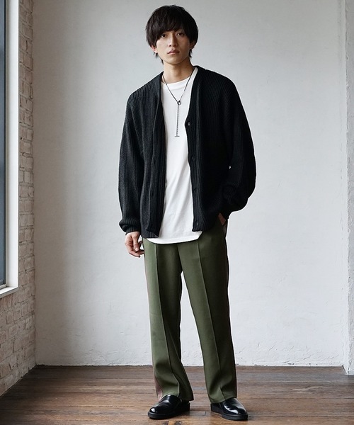 MinoriTY（マイノリティ）の「【MinoriTY】ふんわりオーバーサイズニットカーディガン カラーカーディガン ボリュームスリーブ メンズ ビッグシルエット ルーズフィット Vネック（カーディガン/ボレロ・メンズ・モカ/キャメル/ブルー/カーキ/ブラック/ホワイト/グレー/ブラック系その他/ブラウン/ライトグレー/グリーン/レンガ/ベージュ/ライトブルー・M/L/S）」の22枚目の写真