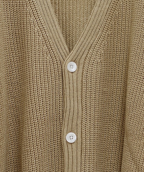 MinoriTY（マイノリティ）の「【MinoriTY】ふんわりオーバーサイズニットカーディガン カラーカーディガン ボリュームスリーブ メンズ ビッグシルエット ルーズフィット Vネック（カーディガン/ボレロ・メンズ・モカ/キャメル/ブルー/カーキ/ブラック/ホワイト/グレー/ブラック系その他/ブラウン/ライトグレー/グリーン/レンガ/ベージュ/ライトブルー・M/L/S）」の19枚目の写真