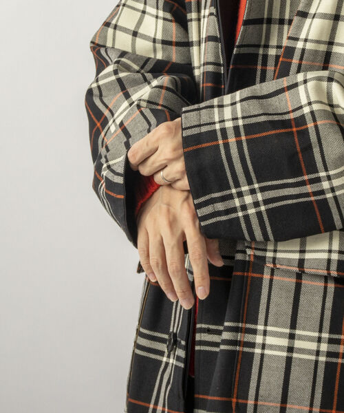 GLOSTER（グロスター）の「【Kinloch Anderson/キンロック・アンダーソン】Single sleeve REVERSIBLE COAT リバーシブル ステンカラーコート（ステンカラーコート・メンズ・ベージュ/ブラック・40/38）」の6枚目の写真