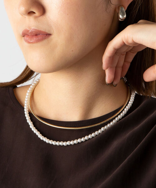 NOLLEY’S（ノーリーズ）の「◇【WEB限定】ワイヤーパールチョーカーネックレス（ネックレス・レディース・シルバー/ゴールド・FREE）」の2枚目の写真