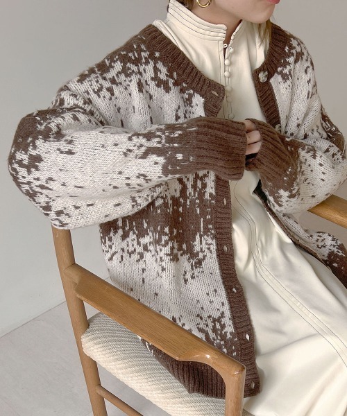 Bab（バブ）の「モヘアタッチジャガードニットカーディガン（カーディガン/ボレロ・レディース・ブラウン/アイボリー/オリーブ・FREE）」の2枚目の写真