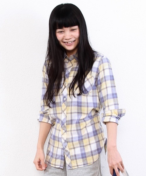 coen（コーエン）の「ライトヘリンボーンチェック柄シャツ（シャツ/ブラウス・レディース・ライトグレー/ライトブルー/イエロー/ライトピンク・MEDIUM/LARGE）」の4枚目の写真