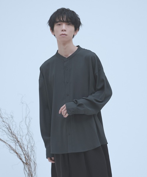 neez.（ニーズ）の「ドレープバンドカラーシャツ（シャツ/ブラウス・メンズ・ブラック/ベージュ/グリーン/テラコッタ・SMALL/MEDIUM/LARGE）」の4枚目の写真